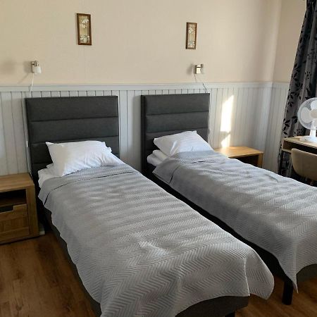 Hiiumaa Keldrimaee Kuelalistemaja Bed & Breakfast エクステリア 写真